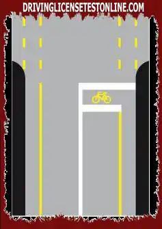 Bij het gele verkeersbord dat de fiets aangeeft, moet de fietser . . .