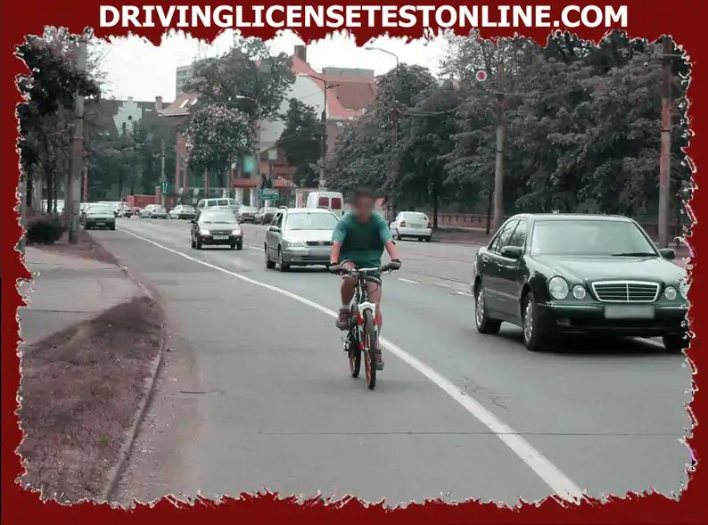 Can the cyclist ride in the stop lane ?