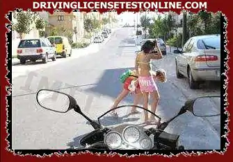Khi lái xe trong đô thị, trẻ em có nguy cơ gia tăng đối với sự an toàn ....