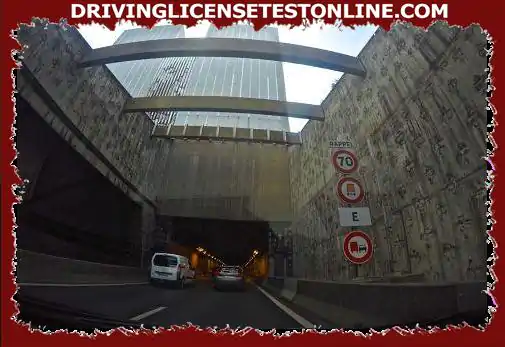 In this tunnel, it is forbidden to overtake