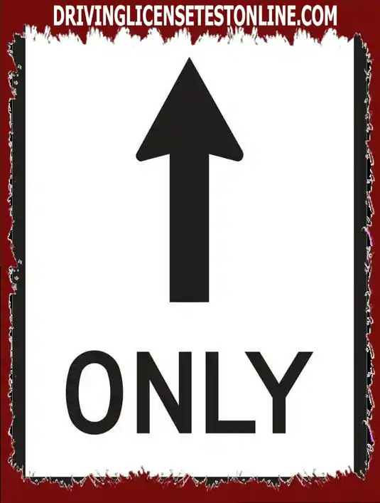 你接近一个你想左转的十字路口，但这个标志贴在那里.你该怎么办?