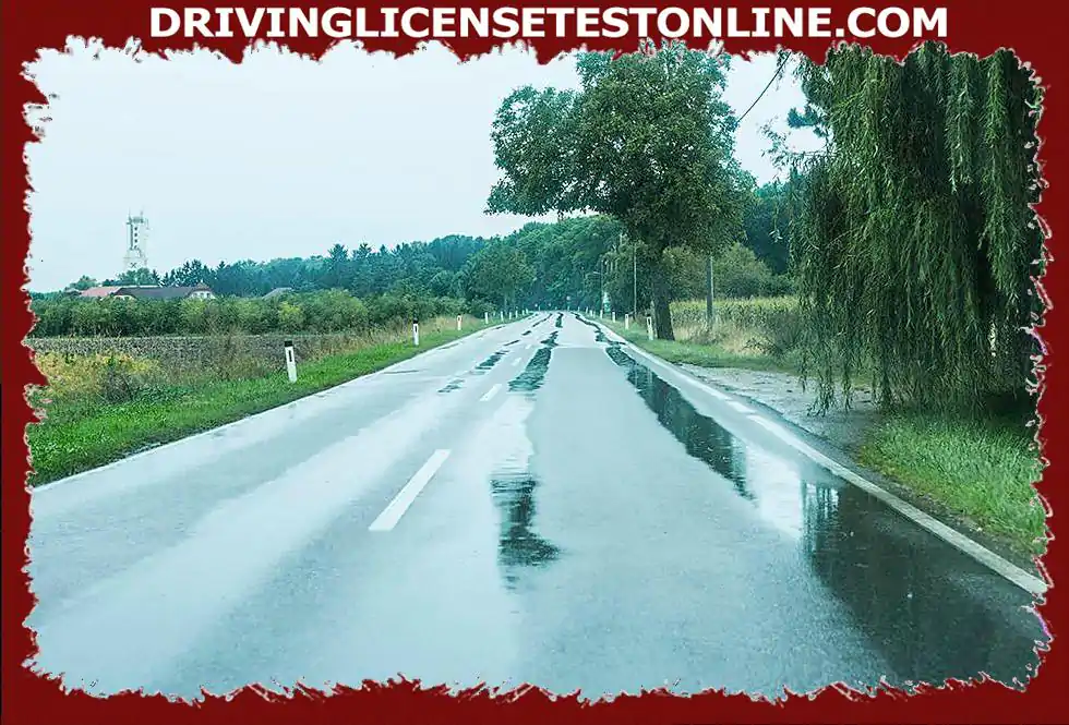 Here you drive your motorcycle at around 80 km / h . Where will you choose your driving line ?
