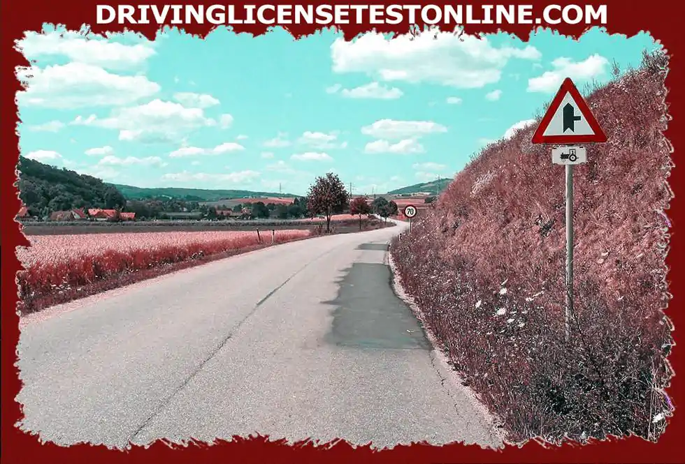 Возите свој мотоцикл овде . Какве посебне опасности могу настати на овом ушћу пољског пута ?