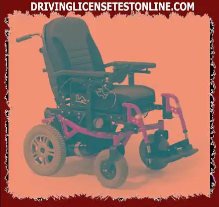 Ez a fogyatékkal élők számára készült jármű elektromos motorral van felszerelve . A járműben ülő személy a…