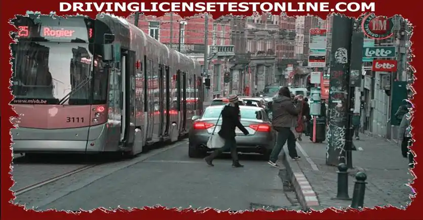 I can bypass this tram on the left: