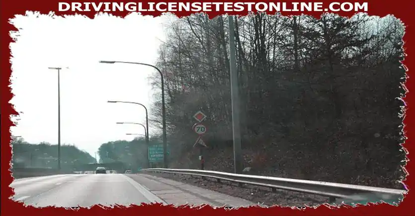A l'autopista, acabeu de passar per davant d'un conductor fantasma que viatja en...