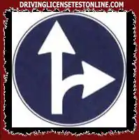 A bemutatott jel arra kényszeríti, hogy folytassa egyenesen vagy forduljon jobbra a következő kereszteződésnél