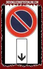 显示的标志表示禁止停车停止的点