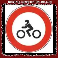 The sign shown prohibits the transit of motorcycles of any displacement