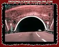 Cik tālu tuneļa iekšpusē jums vajadzētu ieturēties no sava kravas automašīnas...
