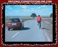 Você vai ultrapassar o ciclista exatamente como o motorista do veículo vermelho visto na fotografia . Está correto ? .