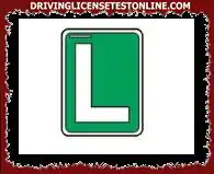 Ако сте тек добили возачку дозволу за мотоцикл и не поседујете ниједну другу дозволу, за новог возача морате носити правоугаону плочицу са зеленом позадином са словом „Л“ ?