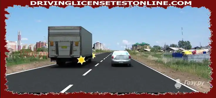 Are you obliged, while driving in the right lane, to give way to the driver of a car who intends to change to your lane ?