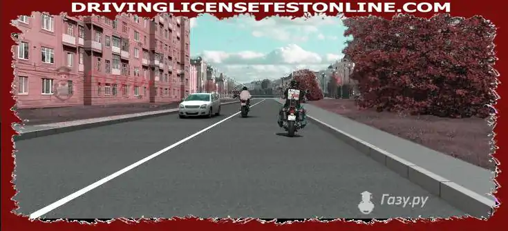 Kurš no motociklistiem satiksmes joslā ieņēma pareizo pozīciju ?