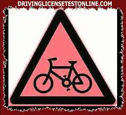 Betydelsen med detta tecken är att påminna fordonsföraren om att det finns en icke-motoriserad körfält framåt.