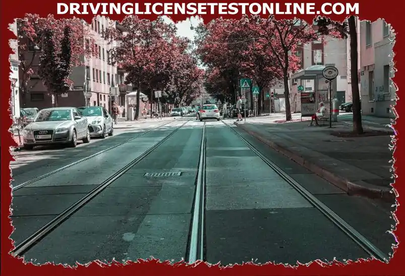Are you allowed to stop or park in the area of ​​this tram stop outside of operating hours ?