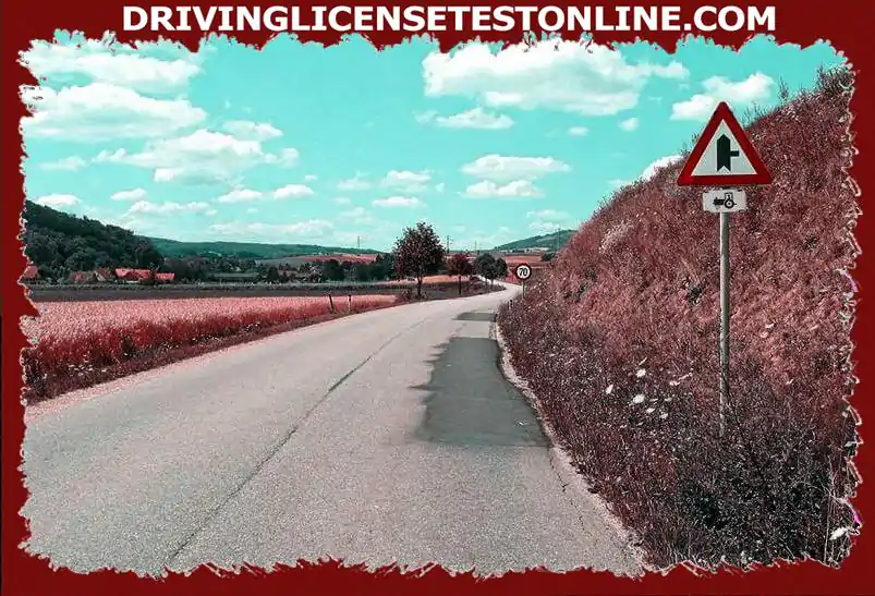 Jūs šeit braucat ar savu motociklu . Kādas īpašas briesmas var rasties šajā lauka ceļu sateces vietā ?