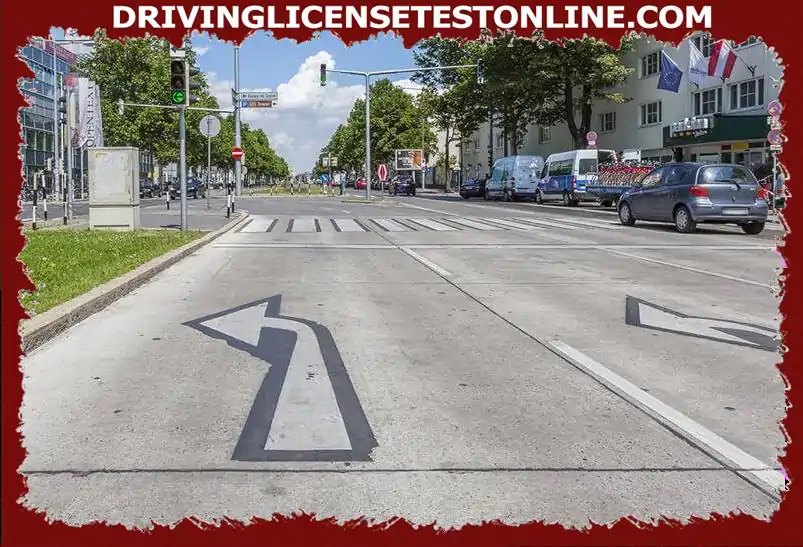 Bạn muốn rẽ trái tại giao lộ này . Bạn phải đặc biệt chú ý điều gì ?
