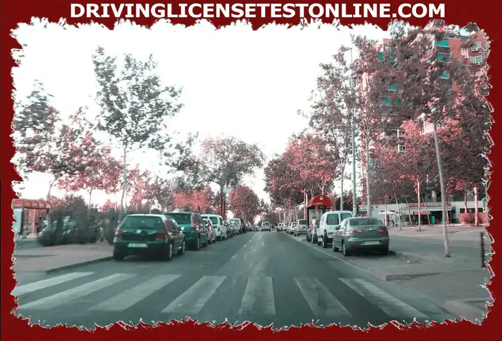 この通りには制限速度標識はありません.どの最高速度で運転できますか?