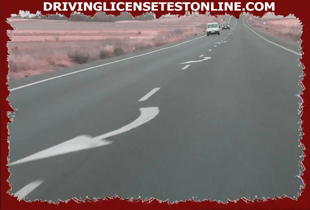 Ce que les flèches peintes sur la route indiquent