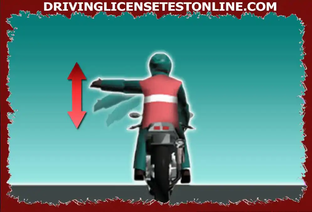 Co řidič mopedu na fotografii označuje ?