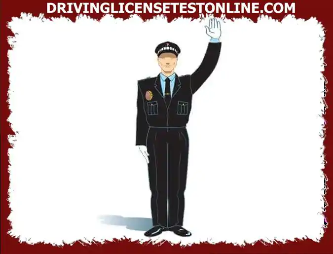 팔을 수직으로 들고 있는 교통경찰에게 접근할 때 운전자가 해야 할 일 ?
