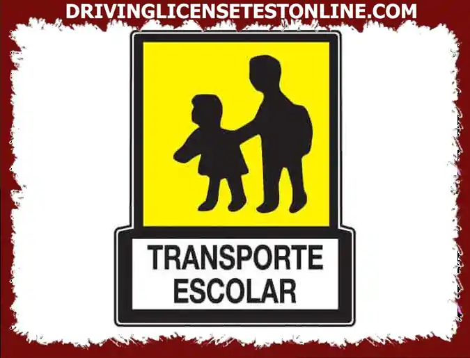 Kui sõidate bussiga, mis veab erakooli transporti ,, peaksite teadma, et teie sõidukile on märgitud koolitranspordi märk ,, mis on paigutatud . . .