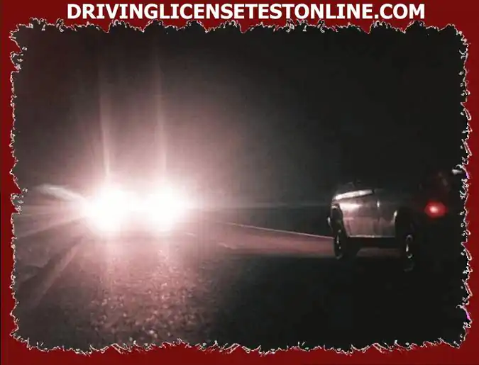 Öösel , teiste sõidukite tulede tekitatud pimestamise vastu võitlemiseks , võite kasutada tumedaid prille ?