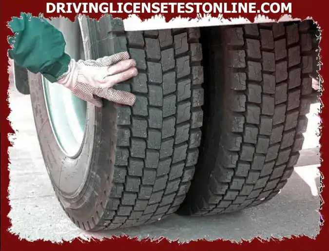A aderência ou aderência dos pneus ao solo é menor se você dirigir . . .