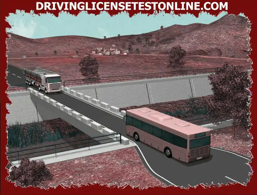 El autobús llega a un cruce estrecho, que no permite el cruce simultáneo de dos vehículos, al mismo tiempo con un camión que circula en sentido contrario. Si la señal de derecho de paso no está marcada. . <2>