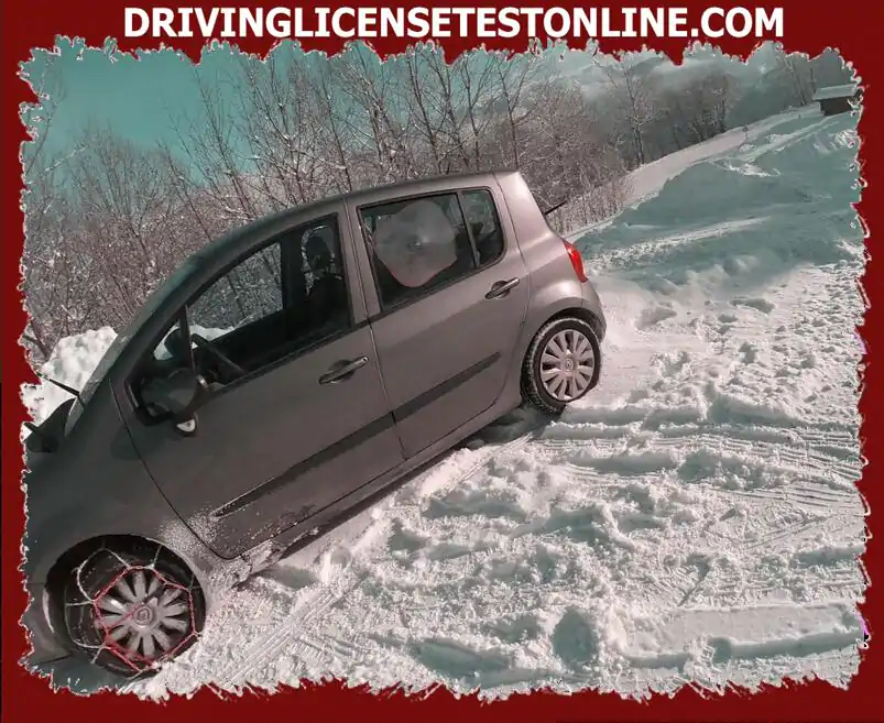 För att köra på snö utrustar jag mina drivhjul med snökedjor ?