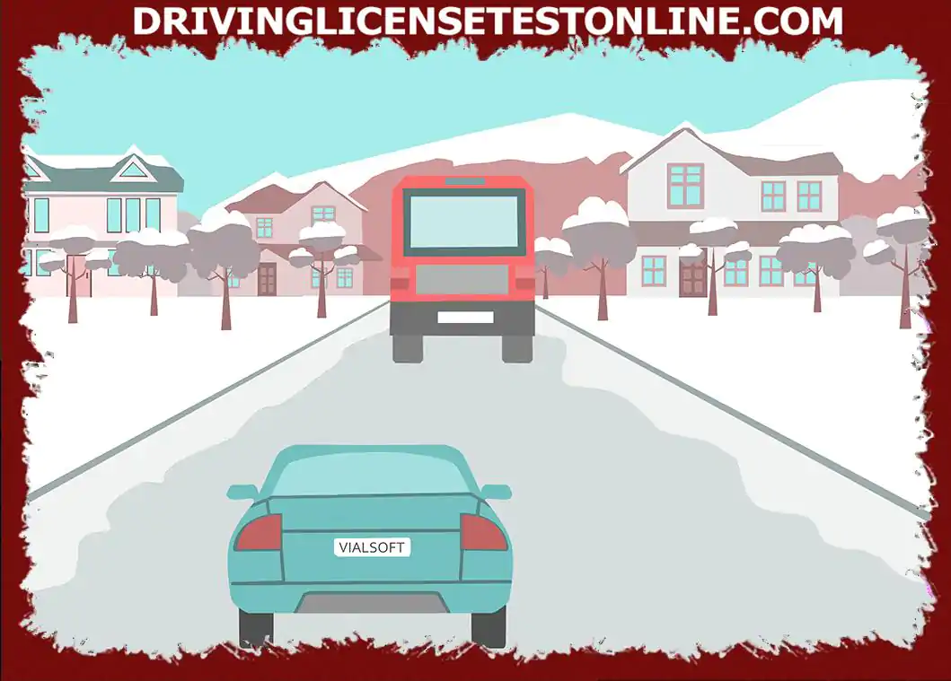 O que o motorista deve permitir ao seguir o ônibus em uma estrada gelada ?
