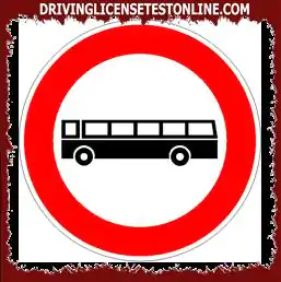 Shenjat e komunikacionit : | Shenja e treguar tregon se autobusët janë të ndaluar