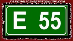 Знак | на автомагістралі вказує на проїзд 55...