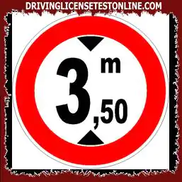 Cestovni znakovi: | Prikazani znak zabranjuje tranzit vozila dužih od 3,50 metara