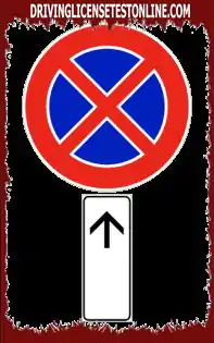 Señales de tráfico: | la señal que se muestra destaca el punto de partida de la prohibición de frenado