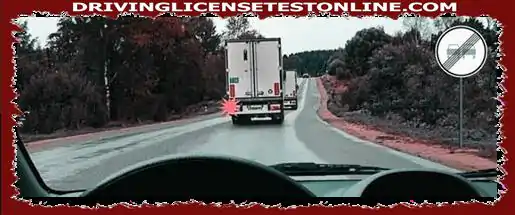 Bạn có thể bắt đầu vượt xe tải trong tình huống này không ?