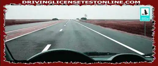 أثناء القيادة على طول الطريق السريع ، يمكنك التوقف