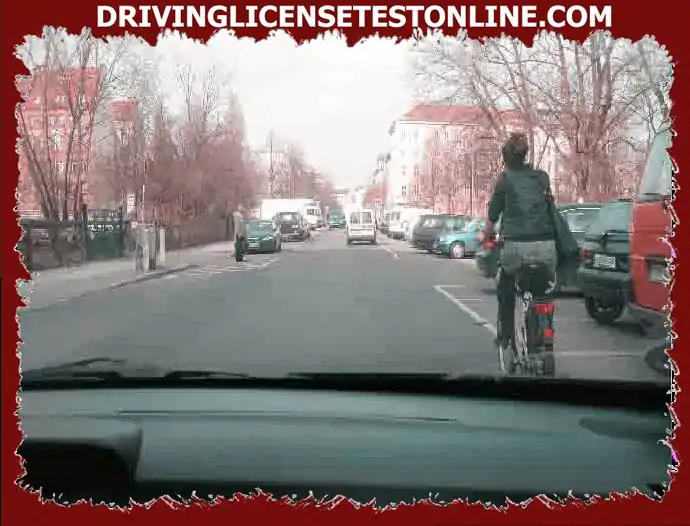 A kerékpár túllépése esetén mekkora legyen az oldalsó biztonsági távolság ?