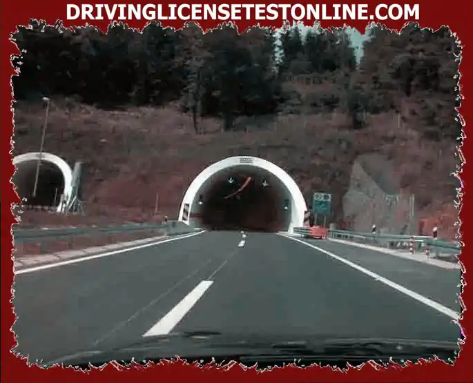 터널에서 운전할 때 주의할 점 ?
