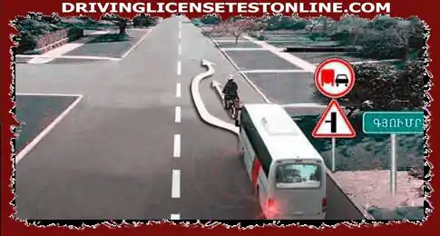 Un chauffeur de bus interurbain est-il autorisé à dépasser une moto roulant à une vitesse de 70 km/h ?