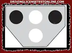 Tento semafor sa používa na riadenie premávky :