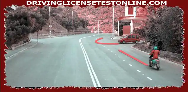 Melyik gépkocsivezető köteles lemondani az útról a nyíl irányába történő elmozdulás esetén, ha az autó elhagyja a benzinkút területét ?