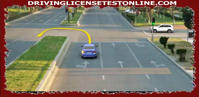 I den givna situationen är det obligatoriskt för föraren av den blå bilen att stanna vid trafikljussignalen som förbjuder rörelsen mellan delningsfilerna under manövreringen att svänga i pilens riktning