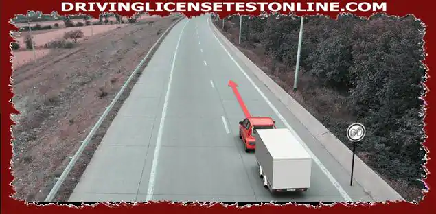 Cila është shpejtësia maksimale e drejtuesit të automjetit në kategorinë e një rimorkio BE në një pikë të pabanuar në këtë pjesë të rrugës ?