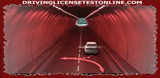 Czy kierowca ma prawo skręcić samochodem w kierunku strzałki, jeśli tunel jest...
