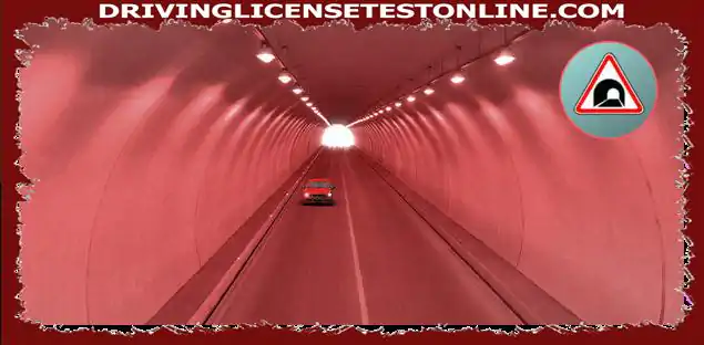 Je li vozač vozila prekršio prometna pravila tijekom vožnje u osvijetljenom tunelu...