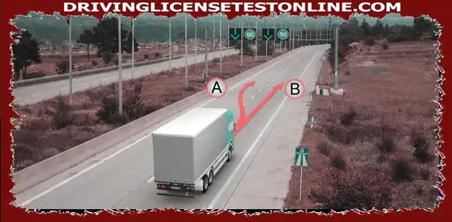 C1 하위 범주 차량의 운전자는 도로의 이 구간에서 계속 운전할 수 있는 방향이 어느 방향으로 허용됩니까 ?